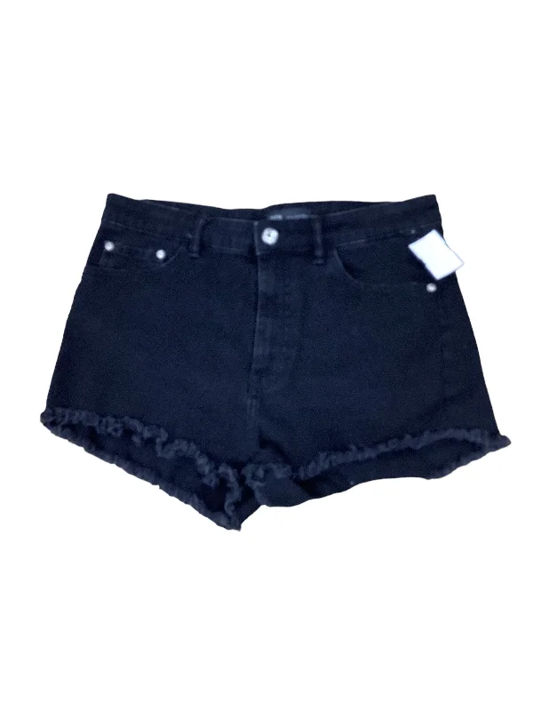 Basic fitted shorts Black Shorts Zara, Size 10