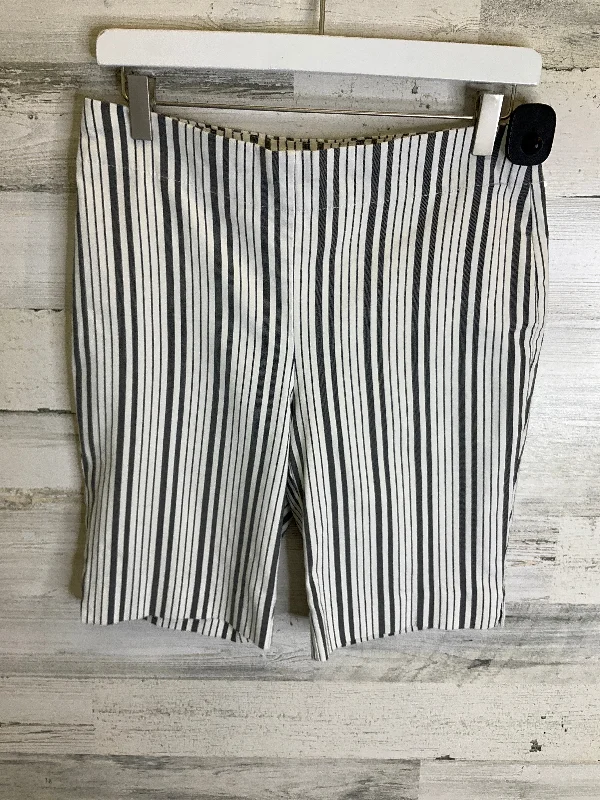 Versatile shorts for women Black & White Shorts Chicos, Size 4