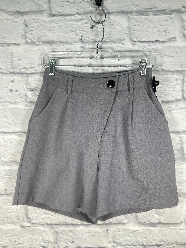 Trendy workout shorts Grey Shorts 4th & Reckless, Size 4