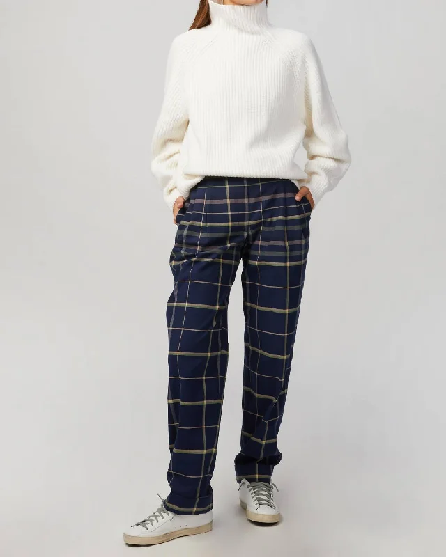 women’s lightweight joggers Laia Pants In Tartan Navy